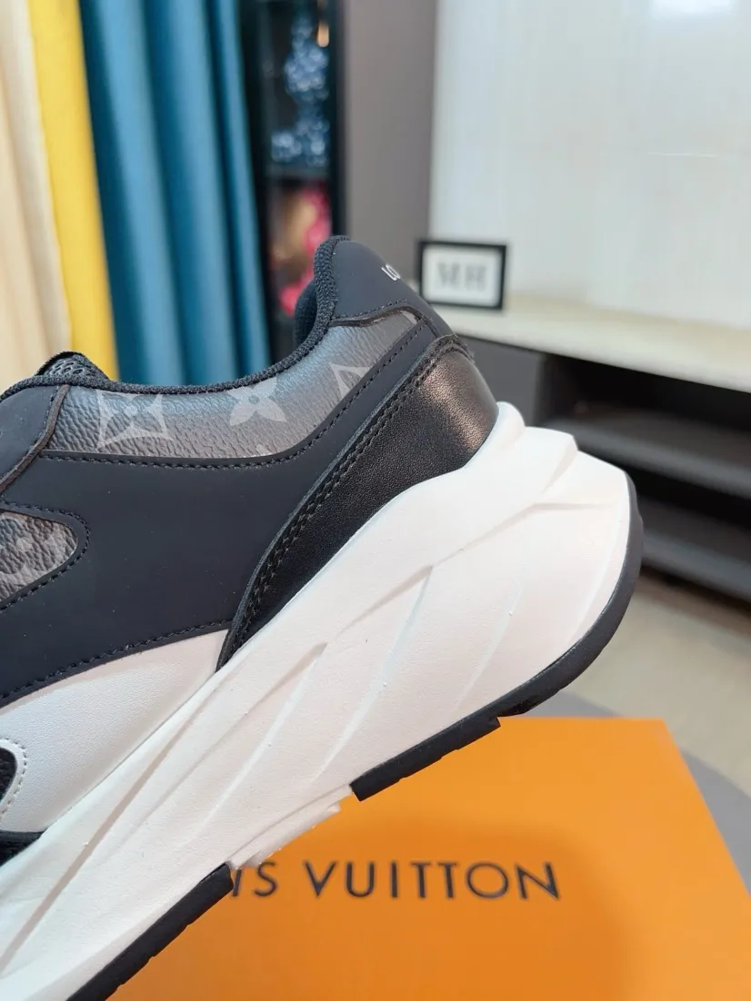 Men's shoes💰438🌹🌹[LV]🌹High-end brand of men's shoes: Official website 1:1 Latest masterpiece: The upper is made of Italian imported first-layer cowhide with special materials➕Full genuine leather lining🔥, making walking more convenient and comfortable! Exclusive new style, stunning work [color]! Create a fashionable personality to set off your uniqueness! A must-have for trendy men! Classic🔥Number: 38-44